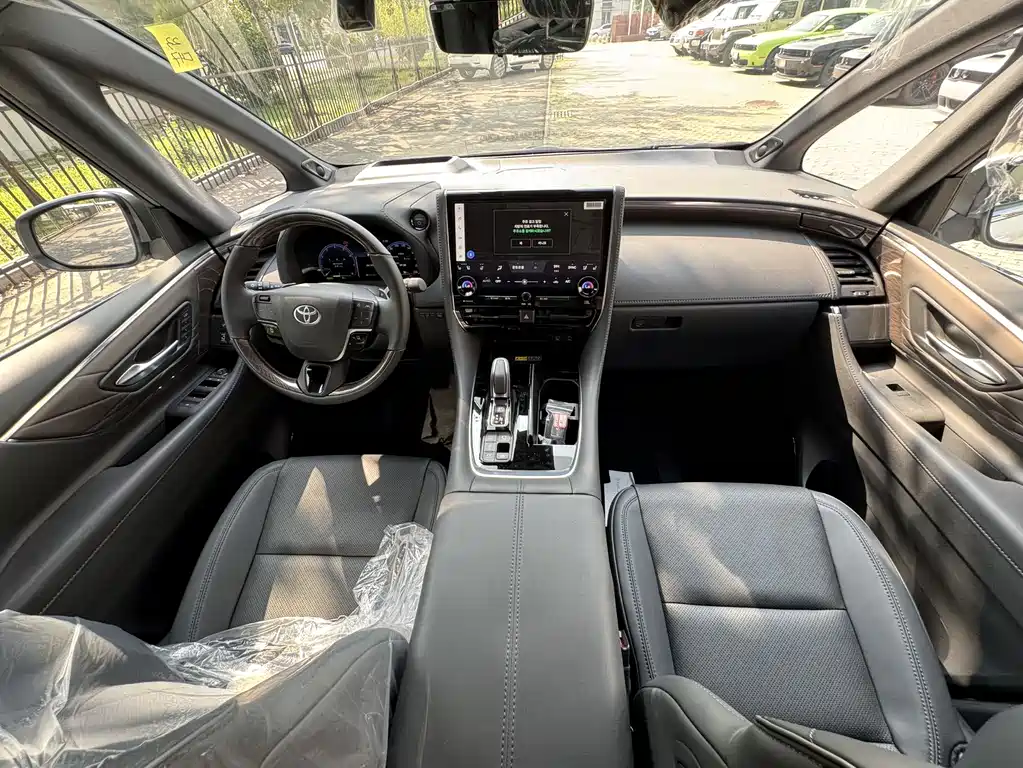 Alphard 2025款 Hybrid 2.5L Premium Gold Edition