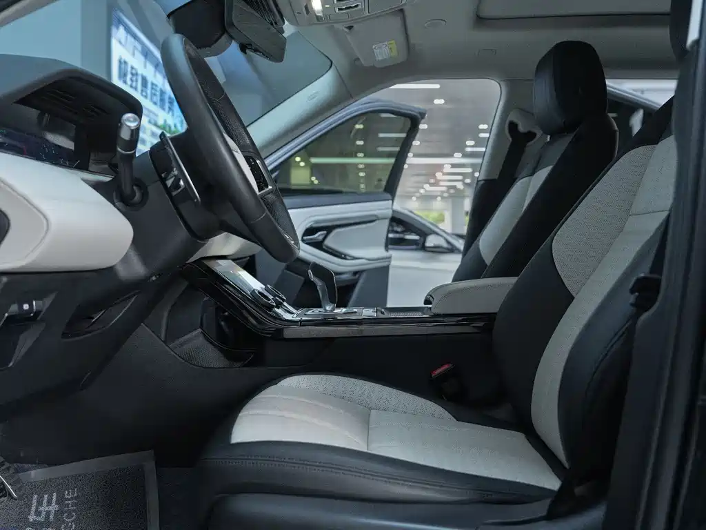 Range Rover Vogue 2021 249PS R-Dynamic First Edition Limited Edition