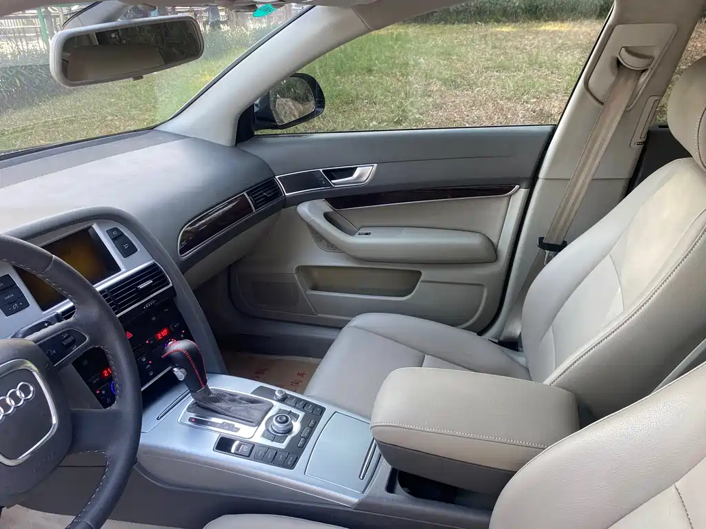 Audi A6L 2010 model 2.0 TFSI automatic standard edition