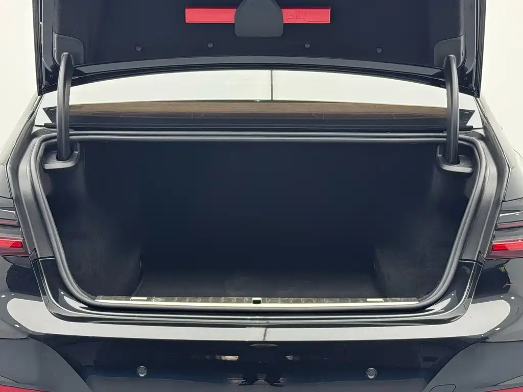 BMW 7 Series 2019 750Li xDrive V8 Luxury Package
