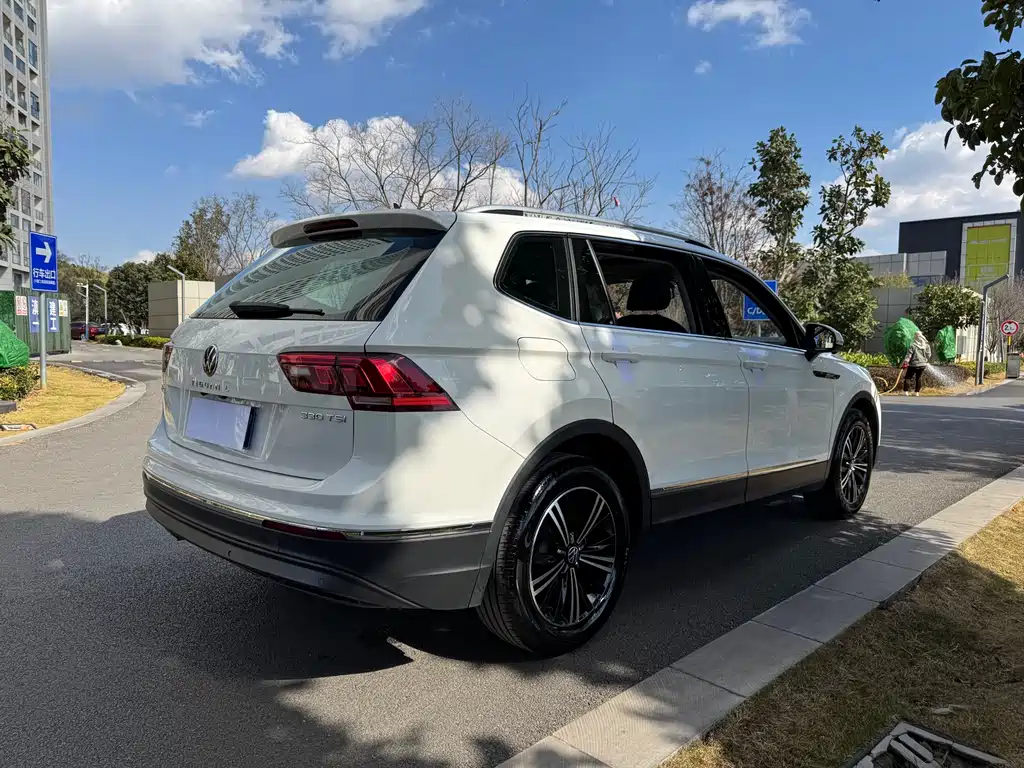 Tiguan L 2021 330 TSI Automatic Two-wheel Drive Smart Enjoy Edition