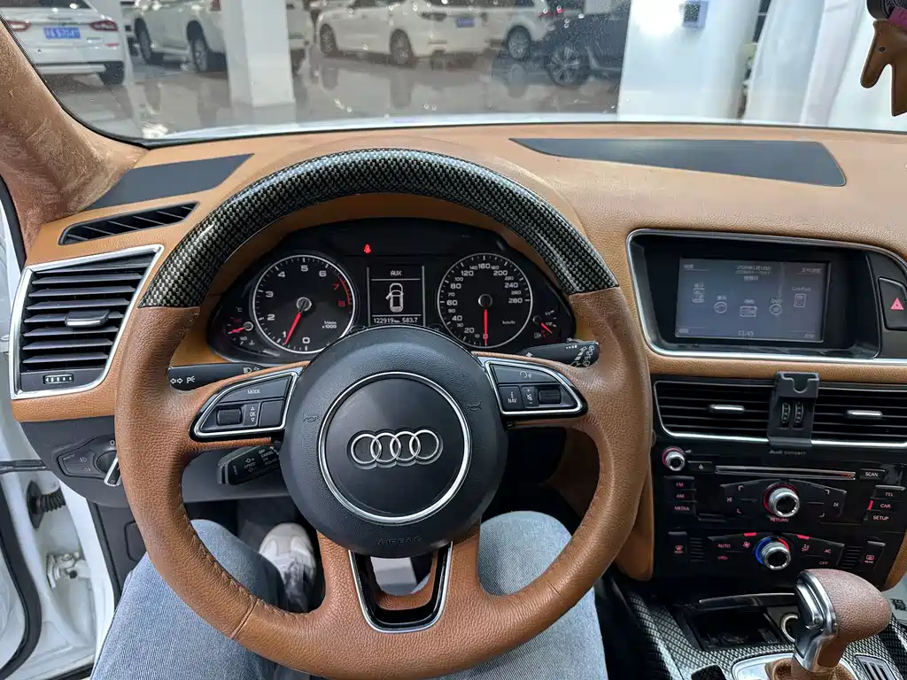 Audi Q5 2013 model 40 TFSI Technology Edition