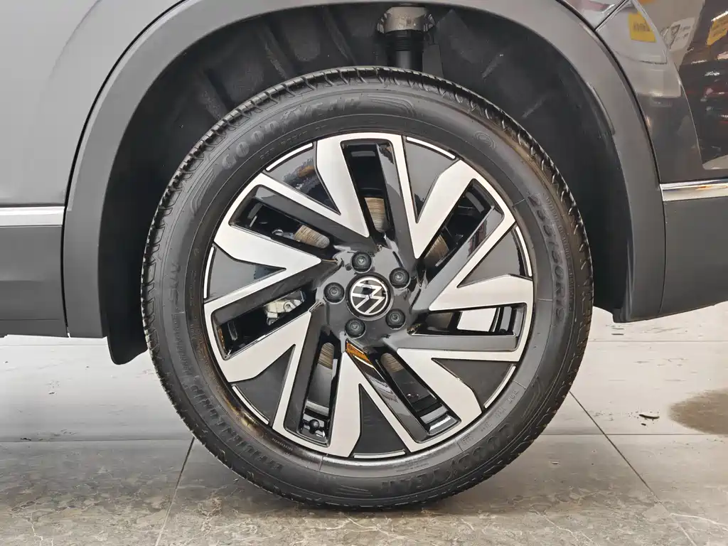Tayron 2026 Edition 3000 Million Selection 300TSI