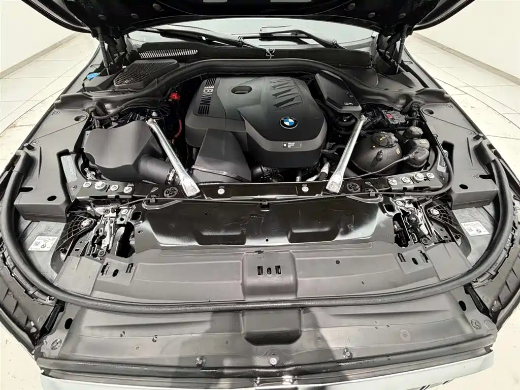 BMW 5 Series 2025 525Li M Sport Package