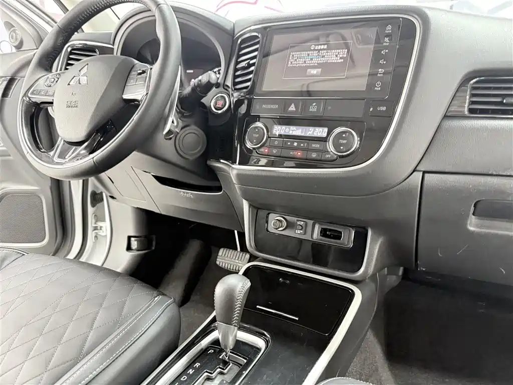 Outlander 2020 2.4L 4WD Premium 5-seat
