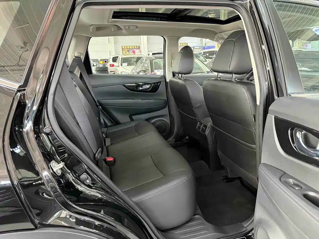 Qashqai 2022 2.0L Two-wheel drive Smart Link Comfort Edition
