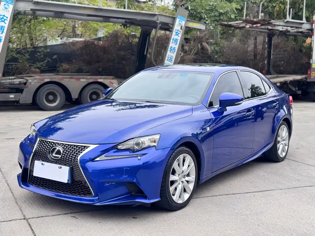 Lexus IS 2015 200t F SPORT