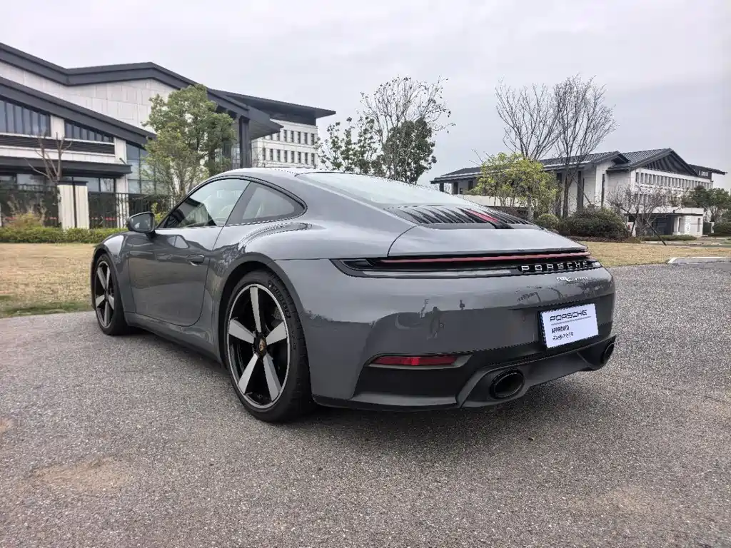 Porsche 911 2025 Carrera 3.0T