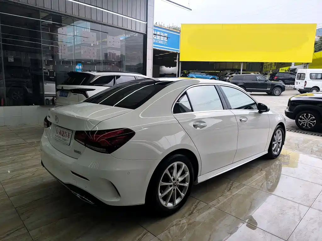 Mercedes-Benz A 200 L Sport Sedan Dynamic Edition 2021