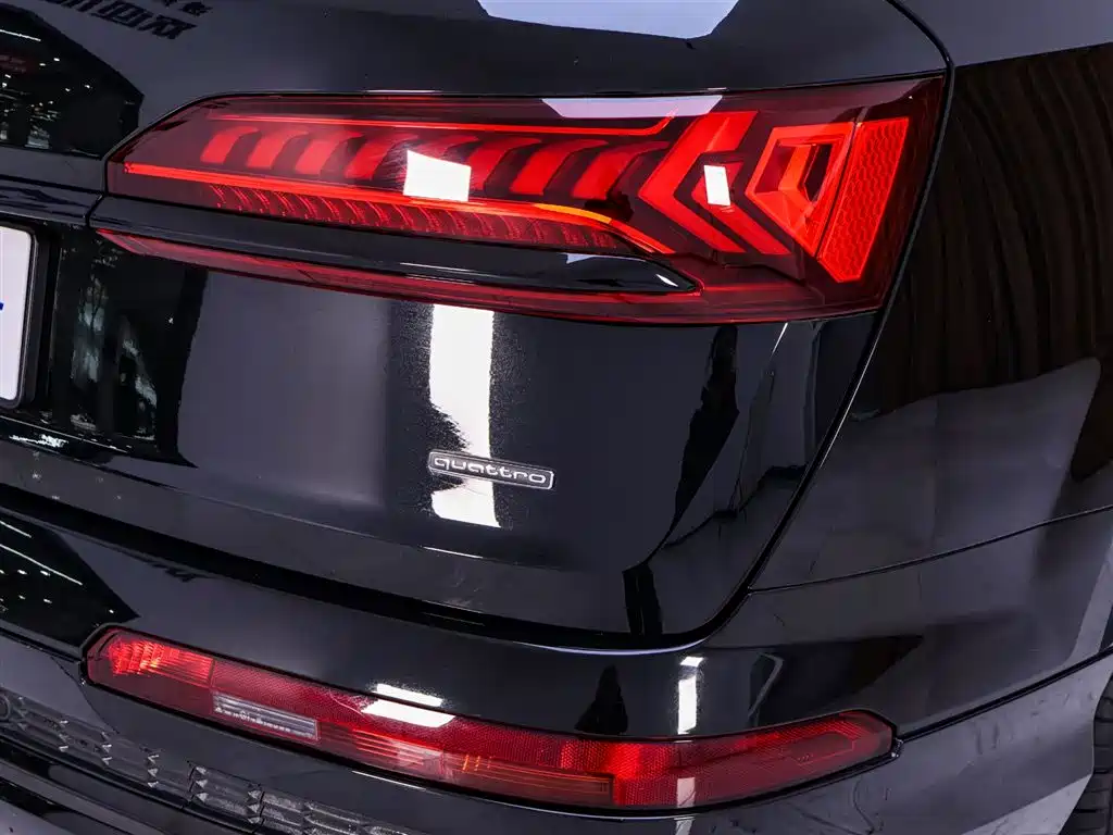 Audi Q7 2022 55 TFSI quattro S line Snow Sports Edition