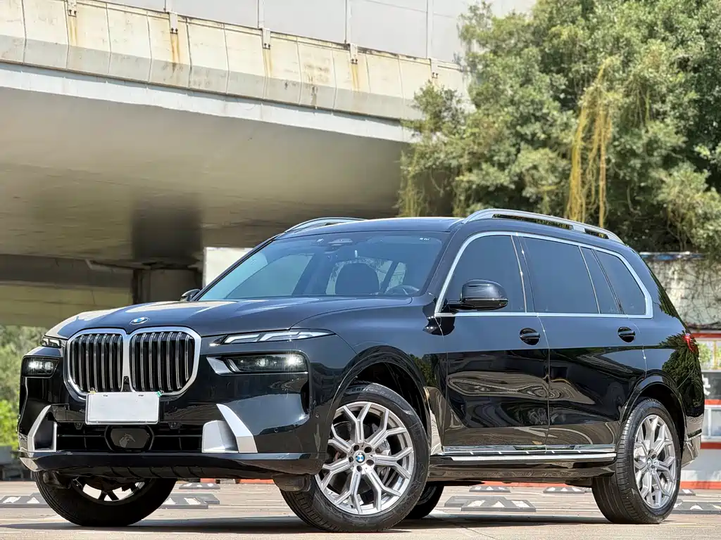 BMW X7 2023 xDrive40i Leading Luxury Package