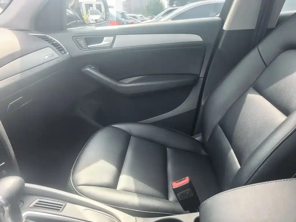 Audi Q5 2016 model 40 TFSI Sportline