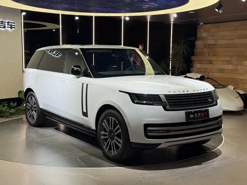 Range Rover 2024 Edition 3.0 L6 400PS Grand Extended Version
