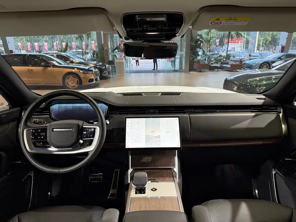 Range Rover 2024 Edition 3.0 L6 400PS Grand Extended Version