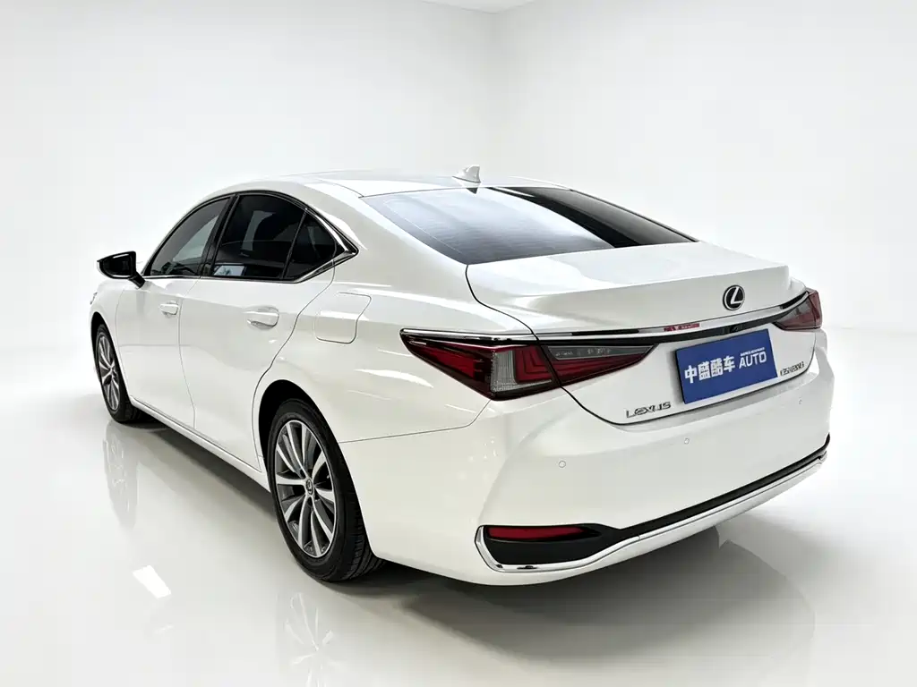 Lexus ES 2020 200 Excellence Edition