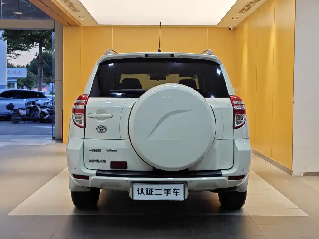 RAV4 2009 Luxury Automatic Edition
