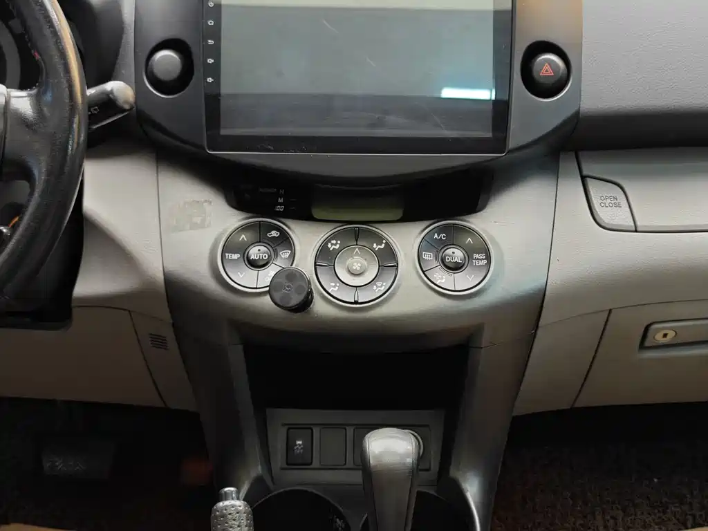 RAV4 2009 Luxury Automatic Edition