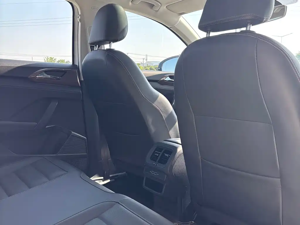 Tou岳 2020款 改款 330TSI 4x4 Flagship Edition Euro VI