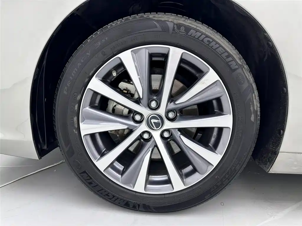 Lexus ES 2020 300h Excellence Edition