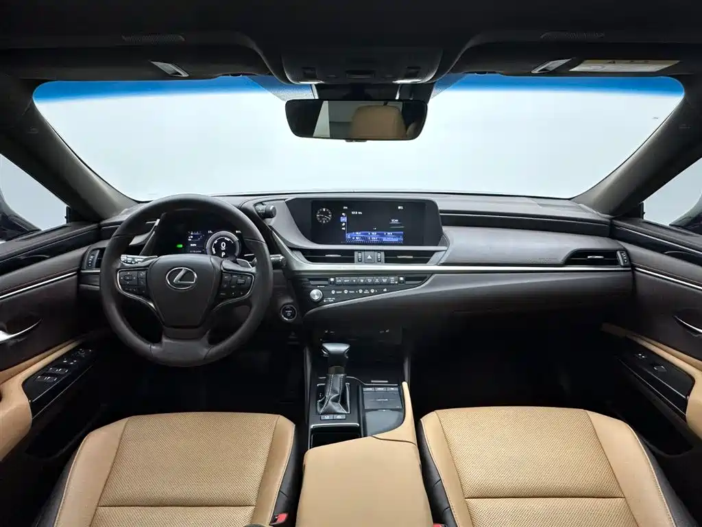 Lexus ES 2020 300h Excellence Edition