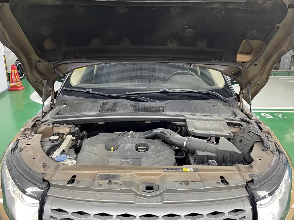 Range Rover Evoque 2015 2.0T Five-Door Pulsar Edition