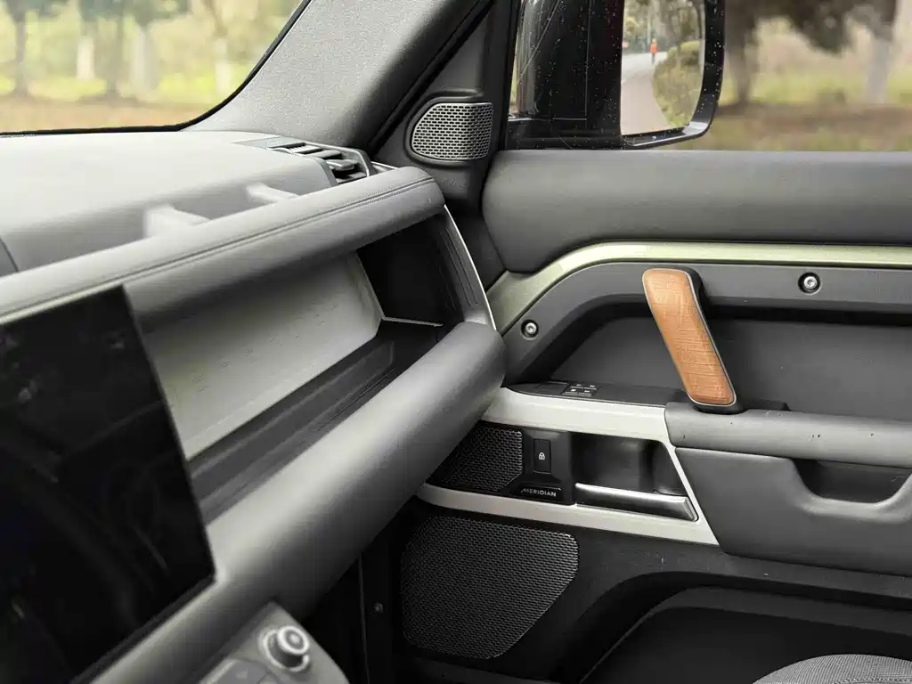 Land Rover Defender 2023 Edition 110 3.0T P400 X-DYNAMIC HSE