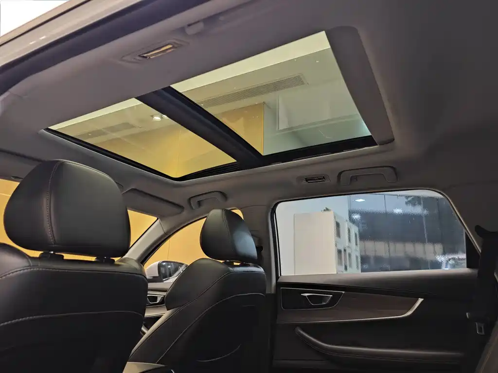 Huayue 8 2019 1.6TGDI Automatic Luxury Edition