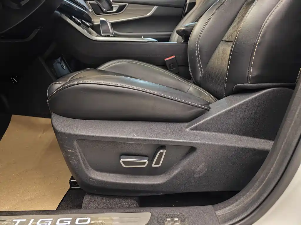 Huayue 8 2019 1.6TGDI Automatic Luxury Edition