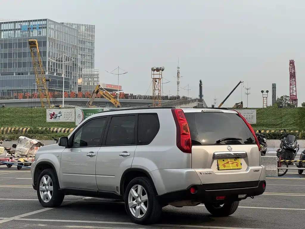 Qashqai 2010 2.5L Manual Luxury Edition 4WD