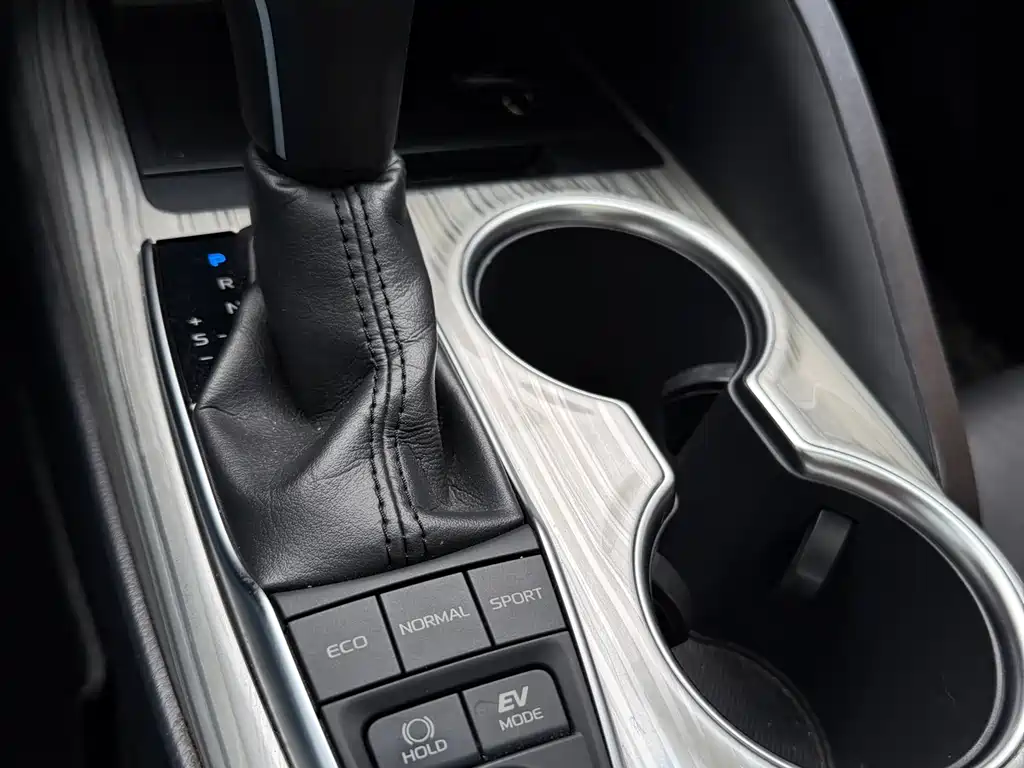 Camry 2018 Hybrid 2.5HG Luxury Edition