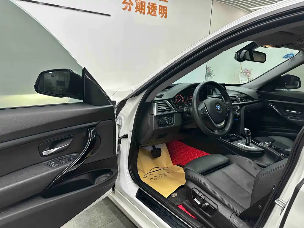 BMW 3 Series GT 2018 320i Sport Line