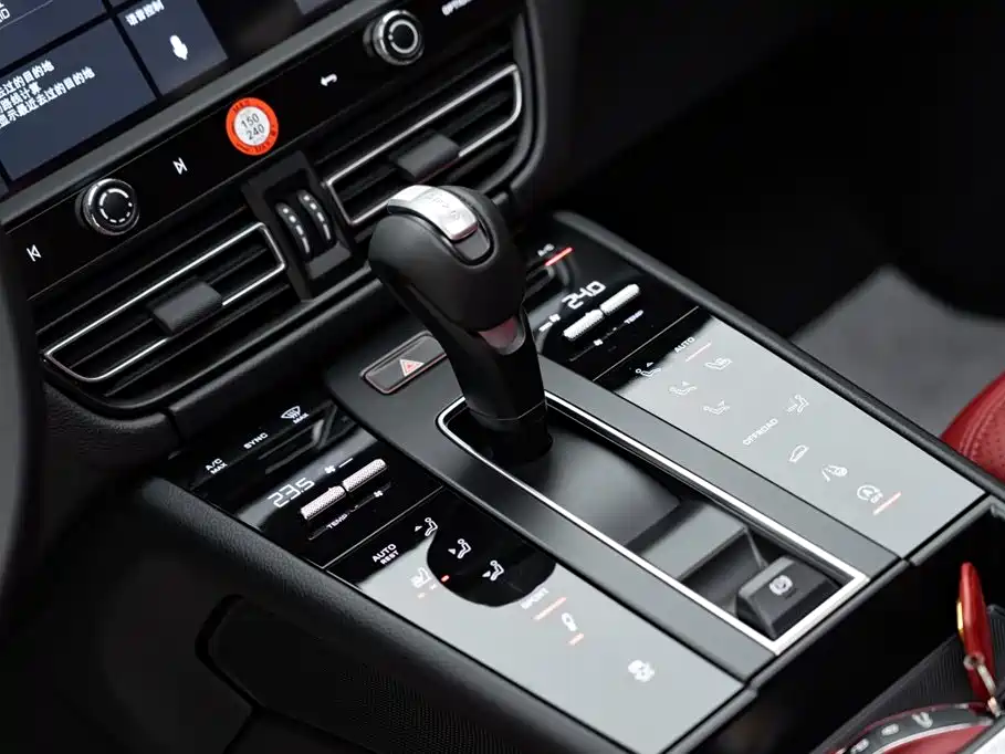 Macan 2023 2.0T