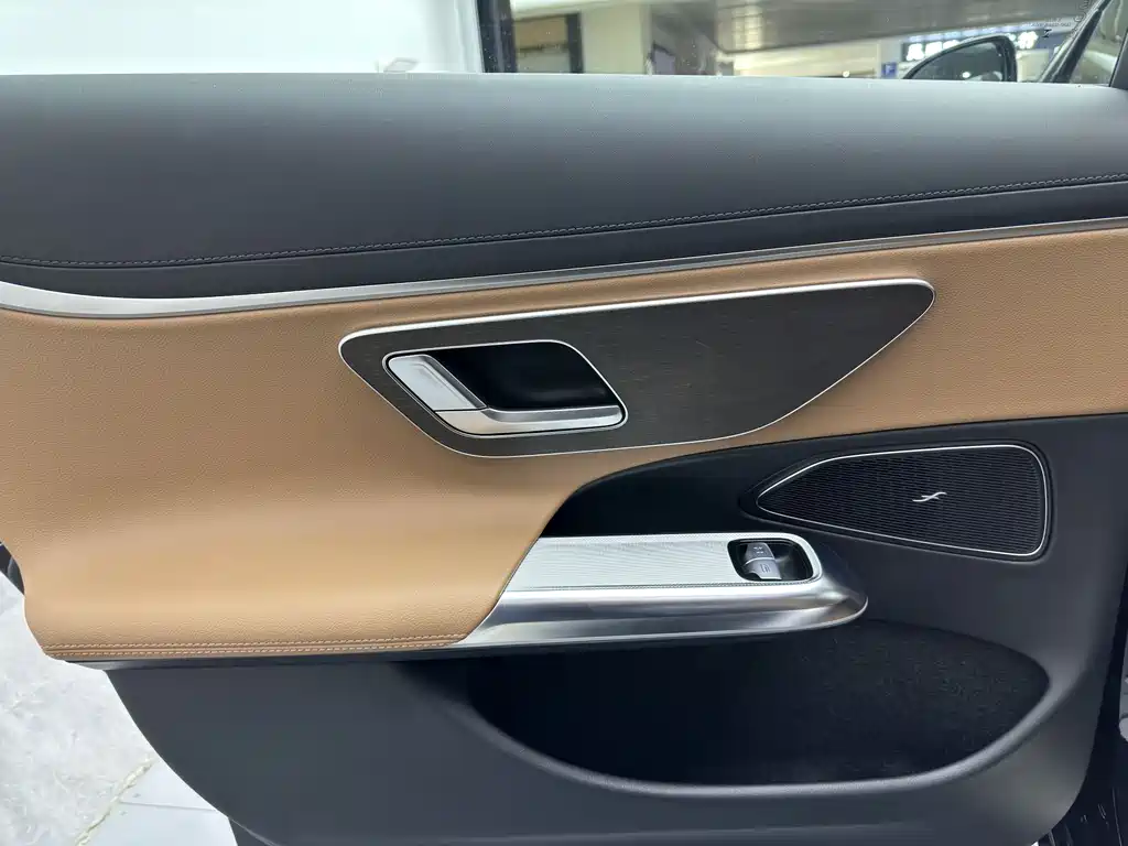 Mercedes-Benz E-Class 2025 E 300 L Fashion Edition
