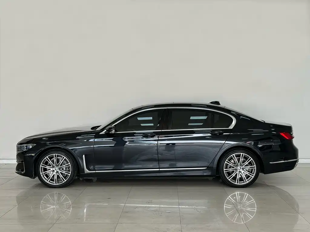 BMW 7 Series 2022 740Li xDrive Executive Luxury Package