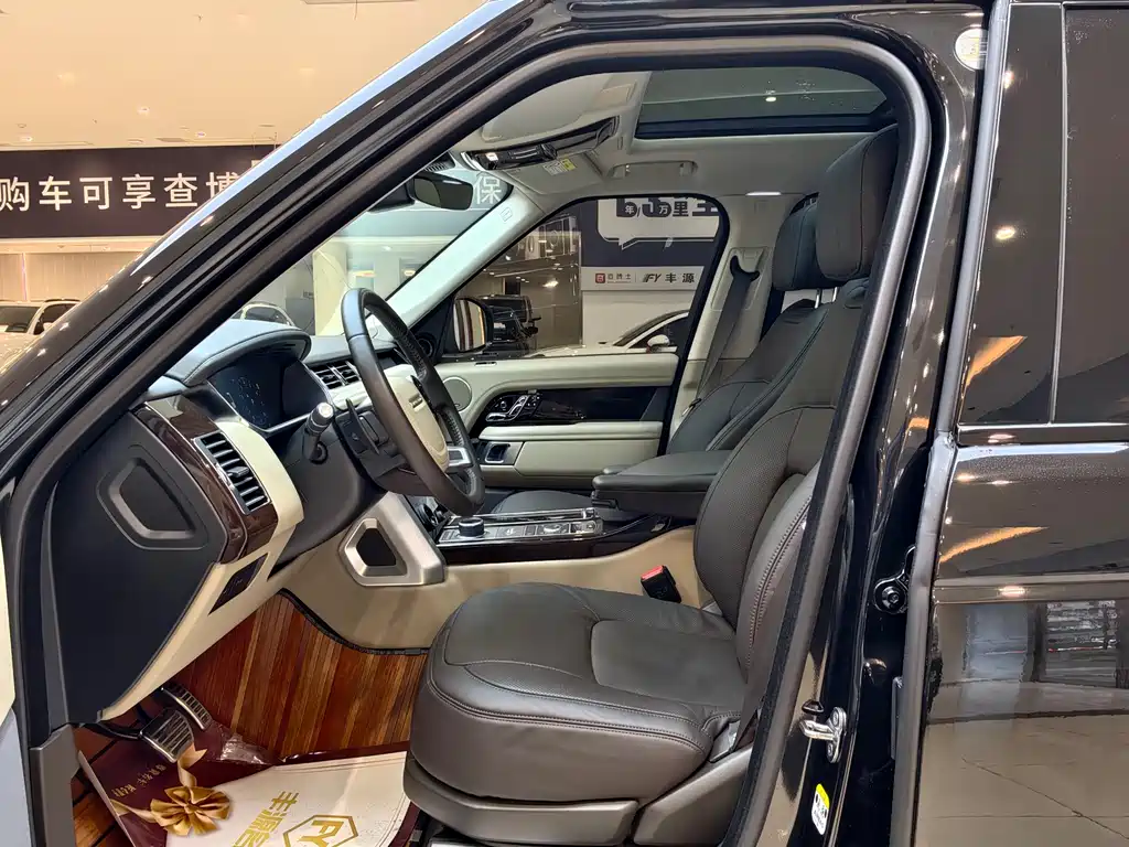 Range Rover 2021 3.0 L6 Classic Extended Edition