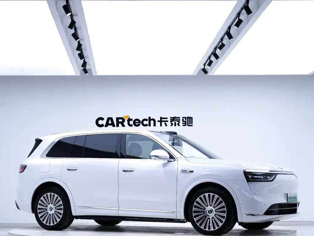 SUV M8 2025 Edition Range-Extended Ultra Version 53.4kWh 5-Seat Version (192-line LiDAR)