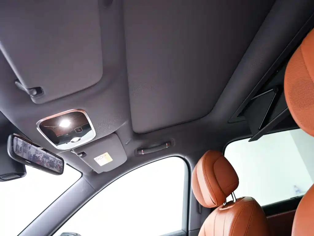 SUV M8 2025 Edition Range-Extended Ultra Version 53.4kWh 5-Seat Version (192-line LiDAR)
