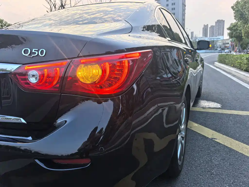 Infiniti Q50L 2016 Edition 2.0T Enjoyment Version