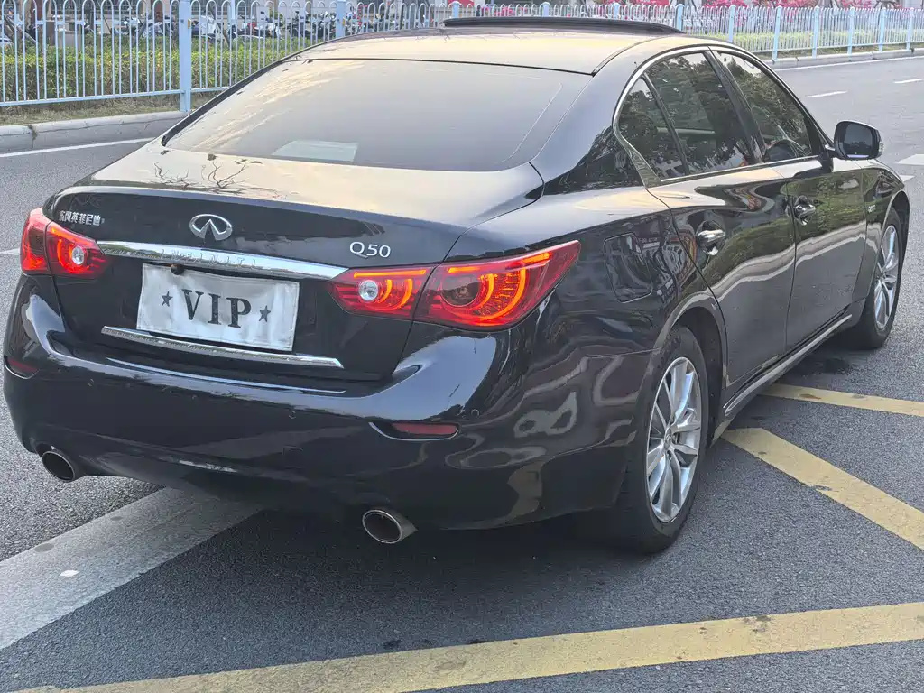 Infiniti Q50L 2016 Edition 2.0T Enjoyment Version