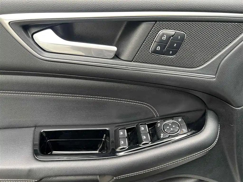 Escape 2016 EcoBoost 245 AWD Premium 7-seat
