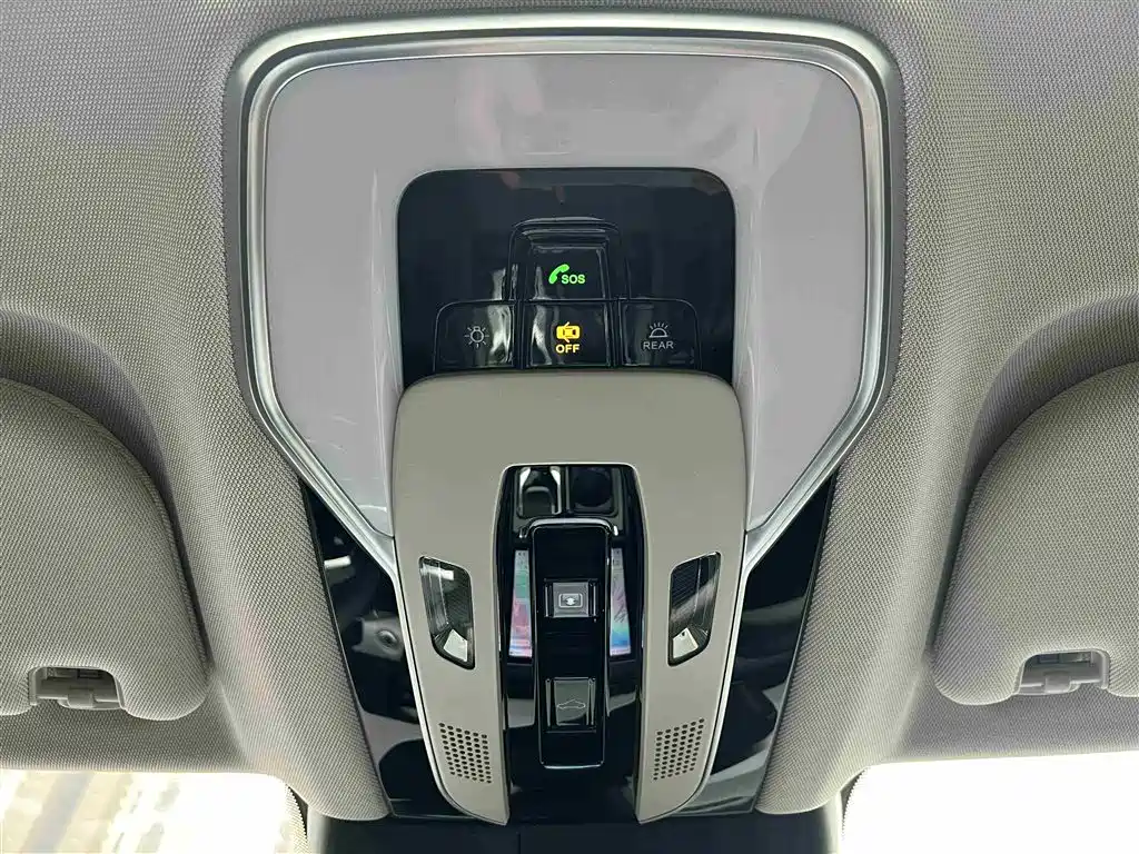 Hongqi H5 2025 Model 2.0T Automatic Qi Chang Edition