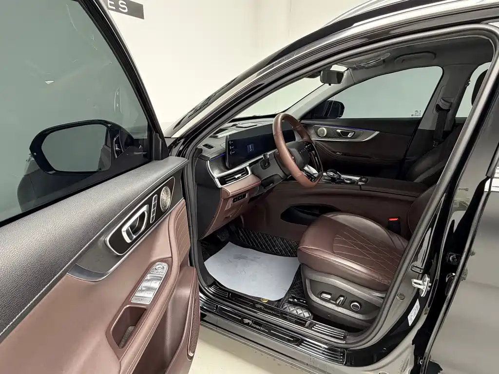 Ruihu 8 PRO 2024 Champion Edition 390T 4WD Peak Edition 5-seat