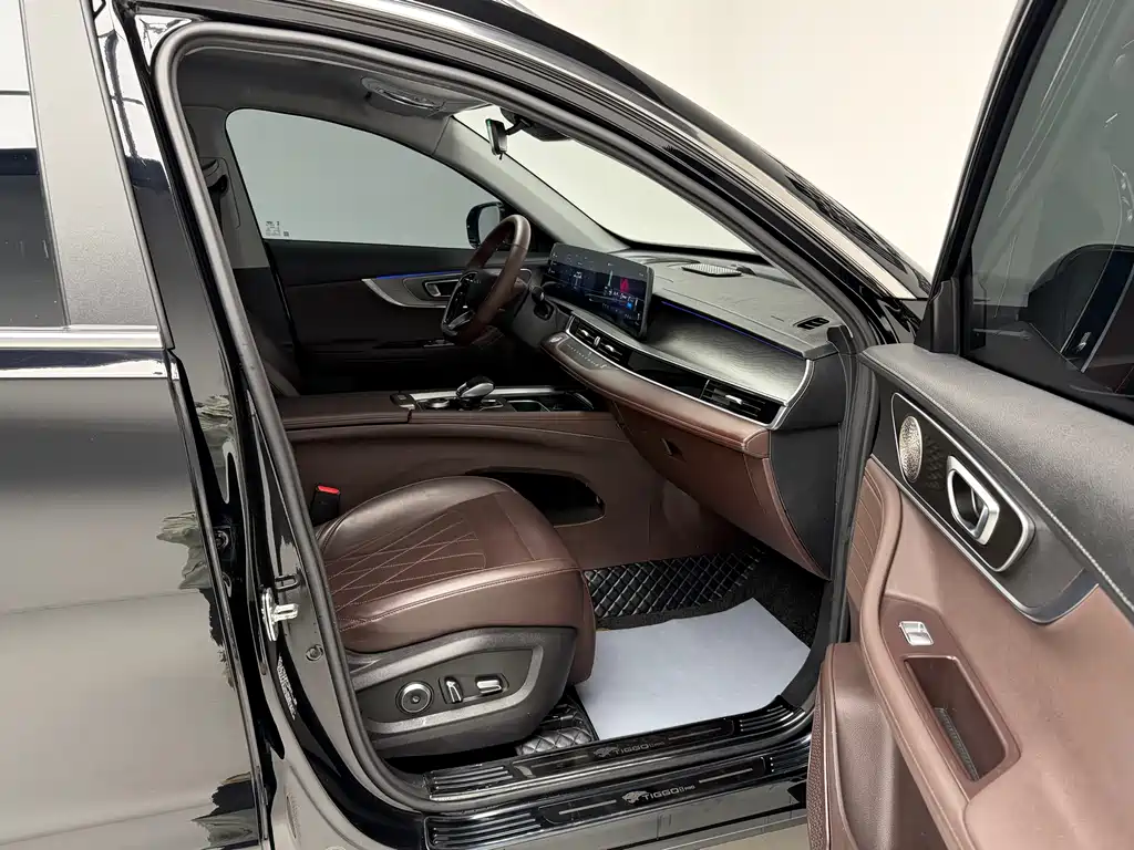 Ruihu 8 PRO 2024 Champion Edition 390T 4WD Peak Edition 5-seat