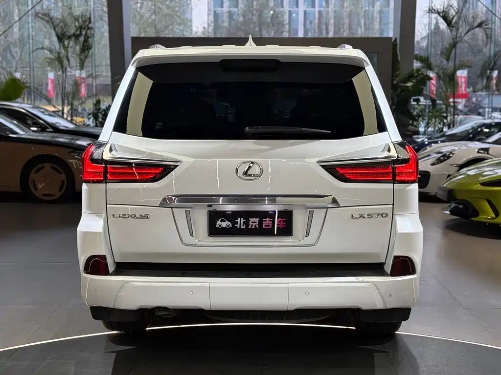 Lexus LX 2017 570 Luxury Edition