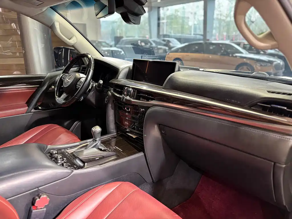 Lexus LX 2017 570 Luxury Edition