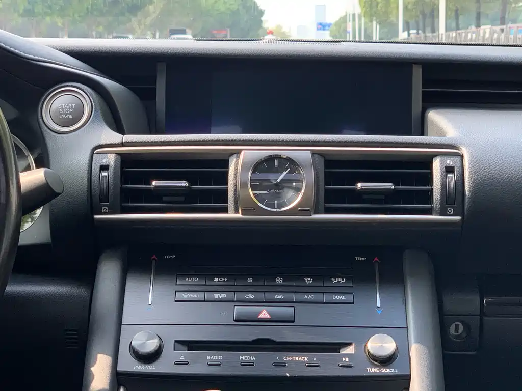 Lexus IS 2017 300 Sport Version