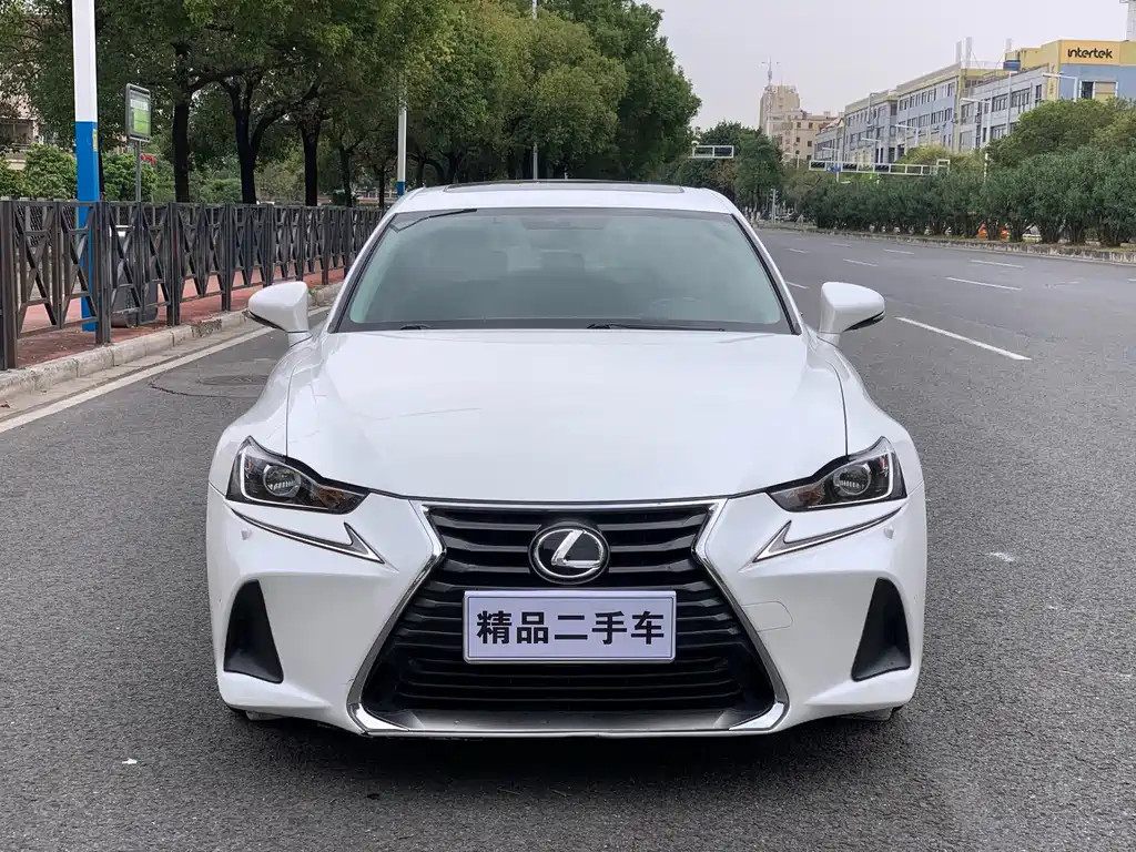 Lexus IS 2017 300 Sport Version