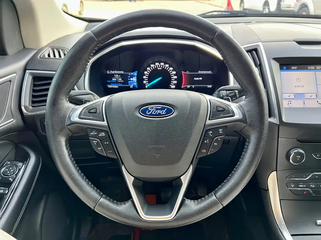 Ford Edge 2018 EcoBoost 245 2WD Luxury 7-seater National VI