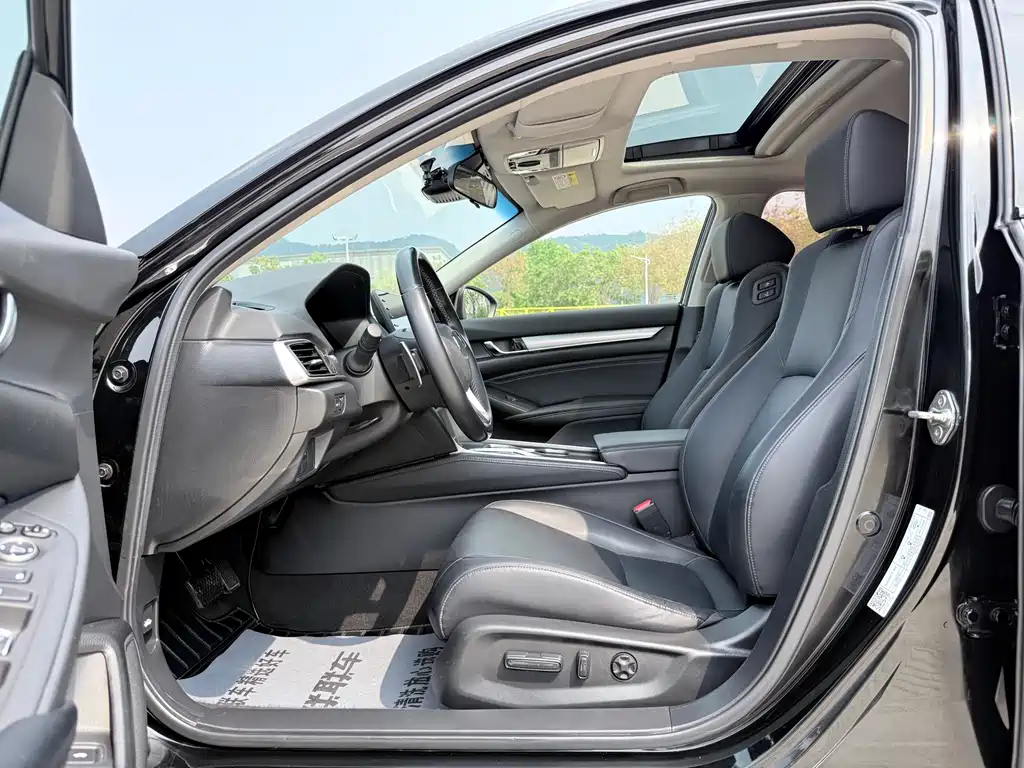 Accord 2018 Hybrid 2.0L Sharp Lead Edition National VI