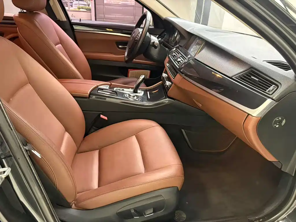 BMW 5 Series 2014 model 520Li Elegant Edition